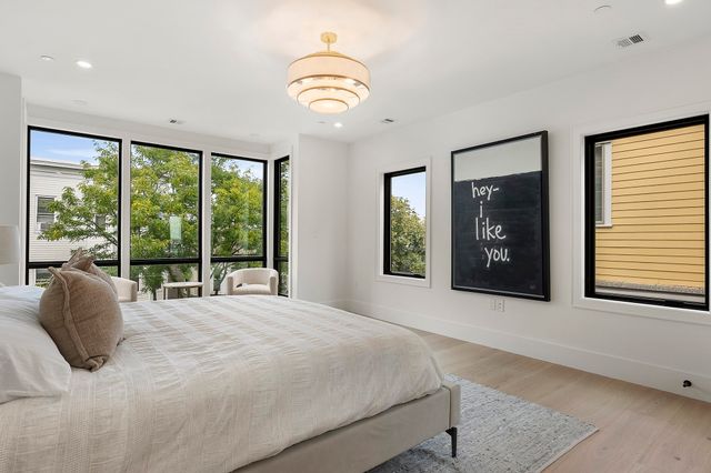 421 E. 6th St TH1, Boston, MA 02127
