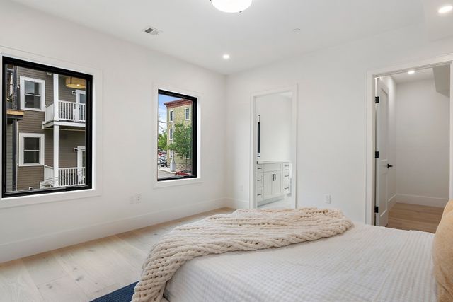 421 E. 6th St TH1, Boston, MA 02127