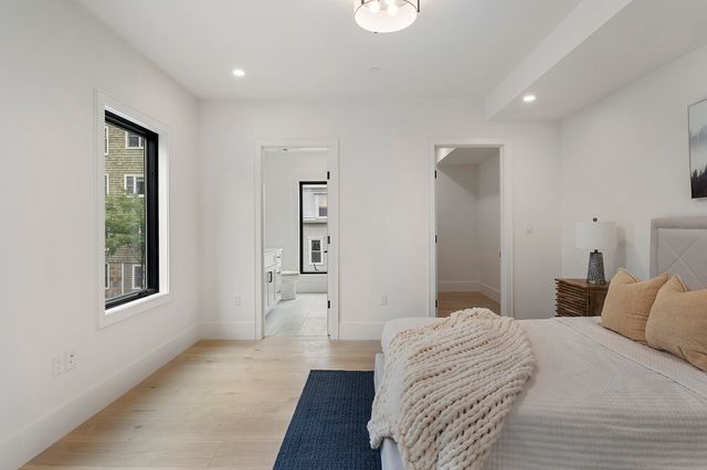 421 E. 6th St TH1, Boston, MA 02127