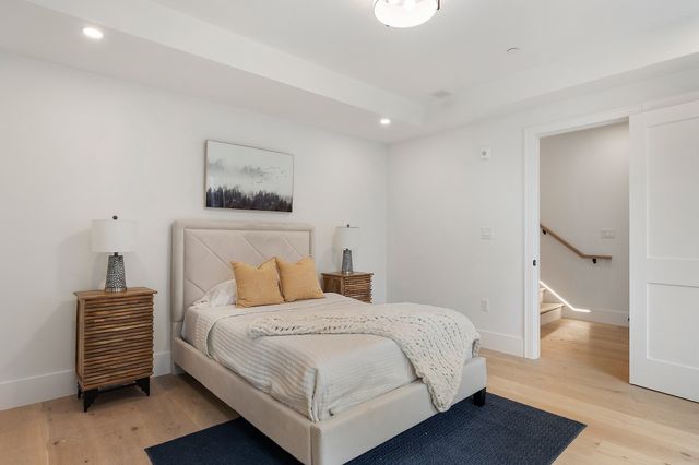 421 E. 6th St TH1, Boston, MA 02127