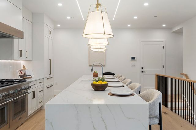 421 E. 6th St TH1, Boston, MA 02127