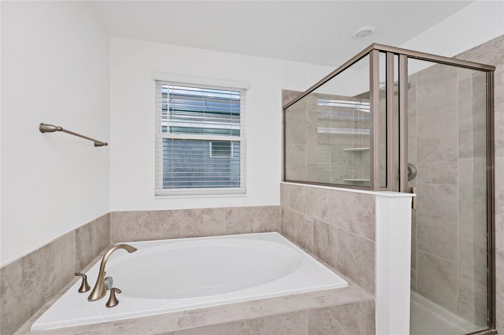 Image 27 of property listing at 9971 INTRODUCTION WAY, Orlando, FL 32832