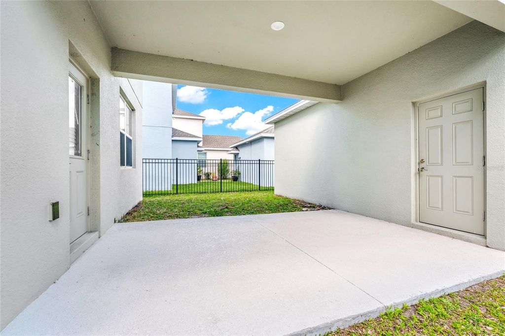 Image 30 of property listing at 9971 INTRODUCTION WAY, Orlando, FL 32832