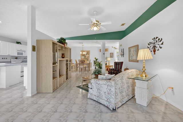 5936 Alexandria Circle, Fort Pierce, FL 34982