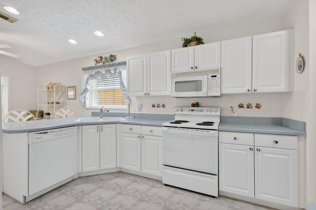 5936 Alexandria Circle, Fort Pierce, FL 34982