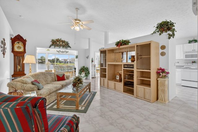 5936 Alexandria Circle, Fort Pierce, FL 34982