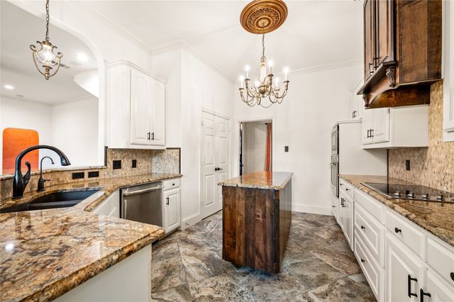 820 Glen Garry Drive, Flower Mound, TX 75022