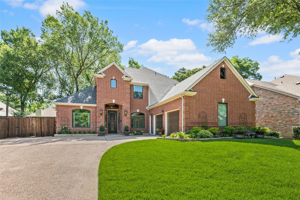 820 Glen Garry Drive, Flower Mound, TX 75022