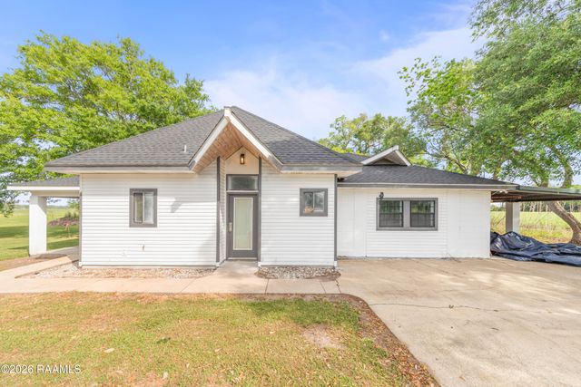6712 Lake Peigneur Road, New Iberia, LA 70560