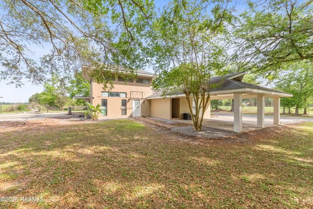 6712 Lake Peigneur Road, New Iberia, LA 70560