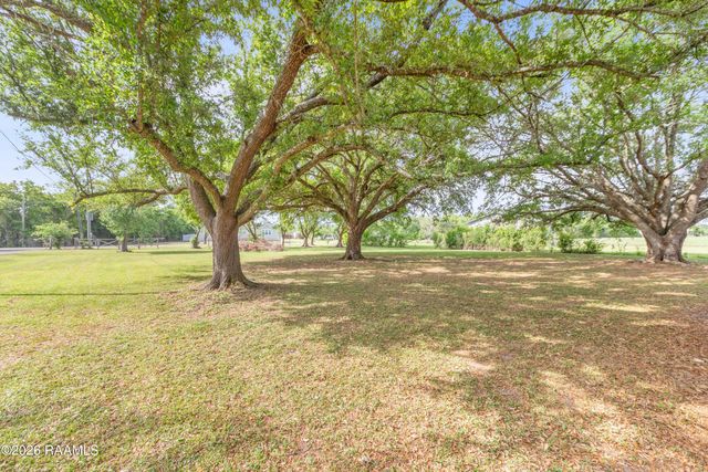 6712 Lake Peigneur Road, New Iberia, LA 70560
