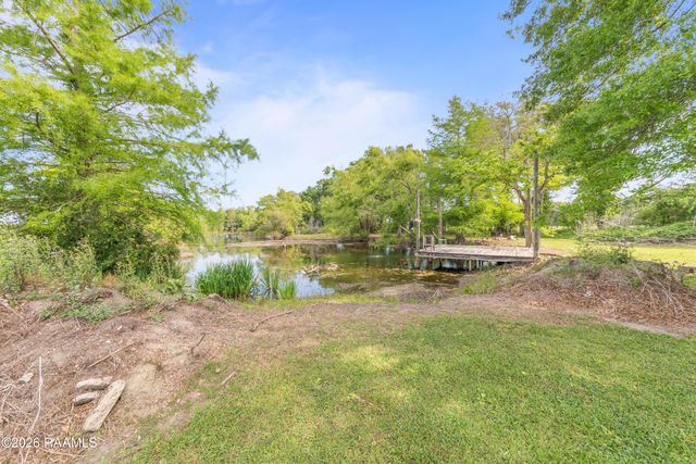 6712 Lake Peigneur Road, New Iberia, LA 70560
