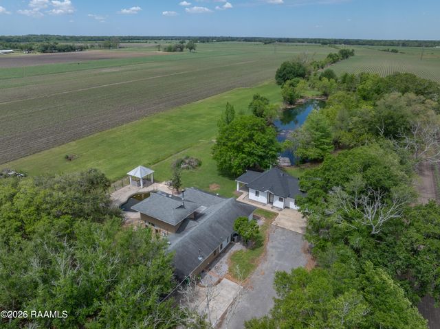 6712 Lake Peigneur Road, New Iberia, LA 70560