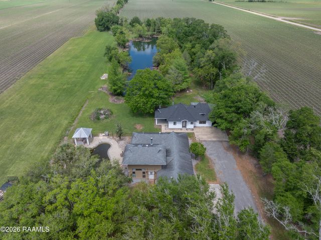 6712 Lake Peigneur Road, New Iberia, LA 70560