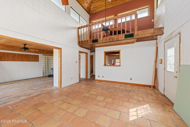 6712 Lake Peigneur Road, New Iberia, LA 70560