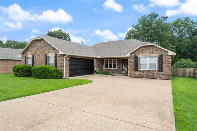 803 Katie Lane, Siloam Springs, AR 72761