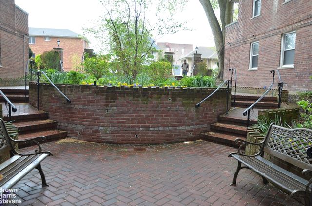 11811 84th Ave Apt 412, New York City, NY 11415