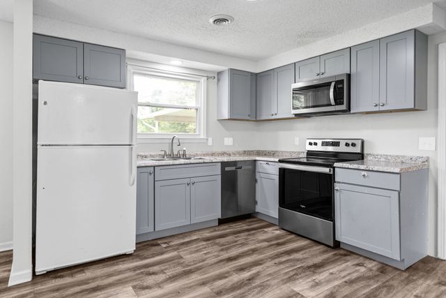 101 Susan St, Clarksville, TN 37042