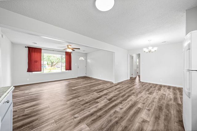 101 Susan St, Clarksville, TN 37042