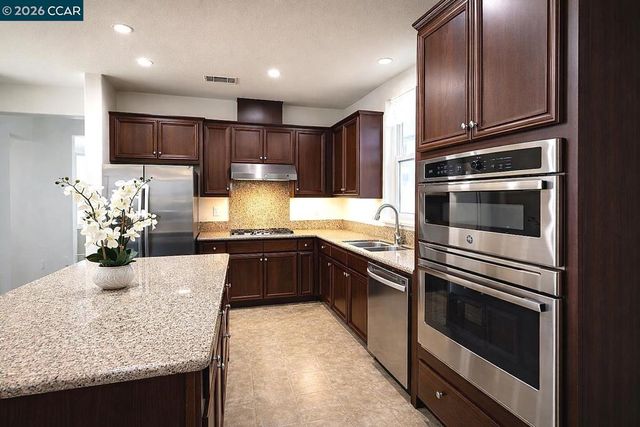 5041 5041 Escalon Cir, Richmond, CA 94803