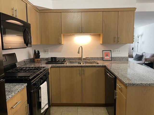 6845 N NORTHWEST Highway 6845-1W, Chicago, IL 60631