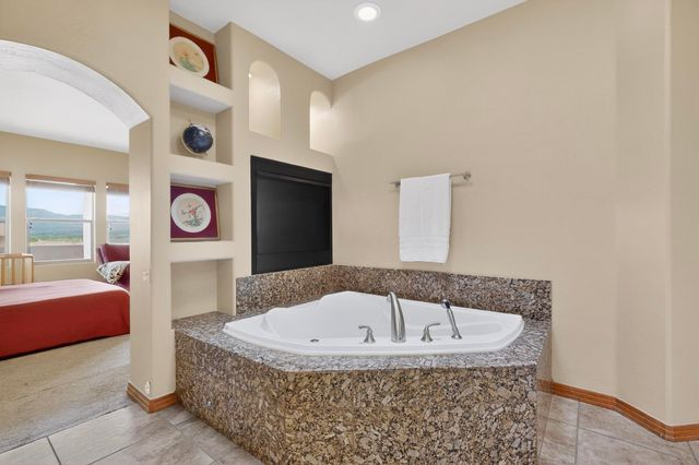 5004 Mirada Court NW, Albuquerque, NM 87120