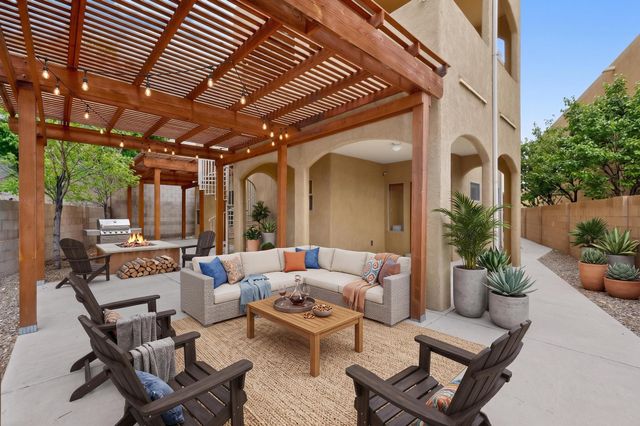 5004 Mirada Court NW, Albuquerque, NM 87120