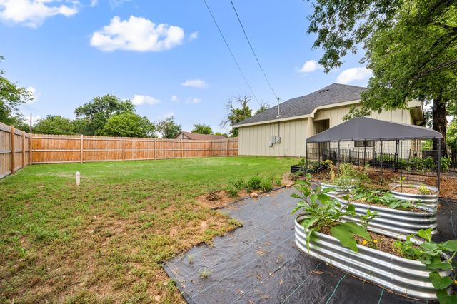 739 Flint Street, Fort Worth, TX 76115