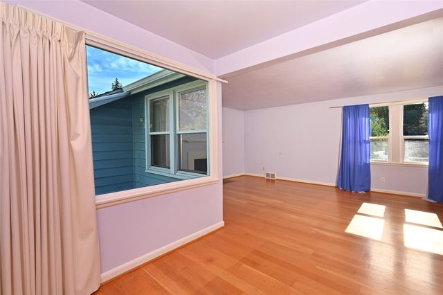 4528 NE 54th Street, Seattle, WA 98105