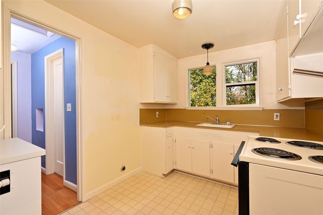 4528 NE 54th Street, Seattle, WA 98105