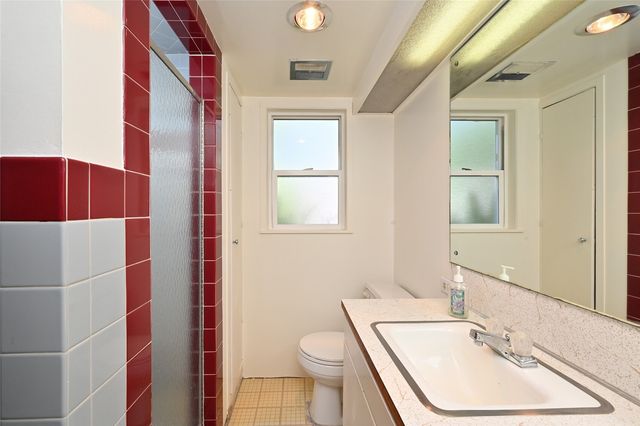 4528 NE 54th Street, Seattle, WA 98105