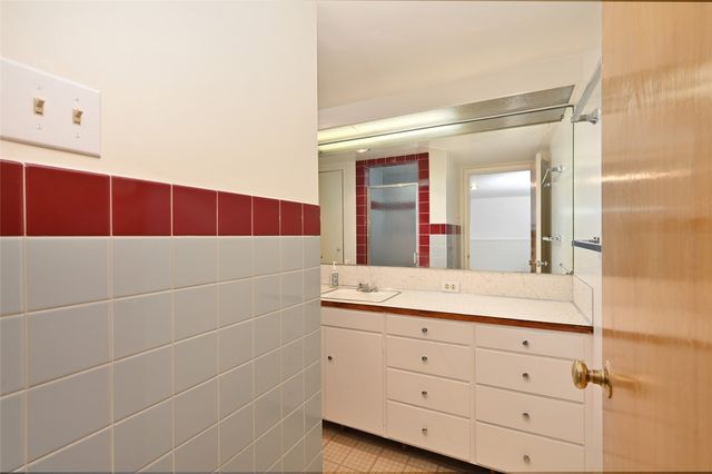 4528 NE 54th Street, Seattle, WA 98105