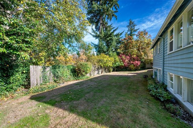 4528 NE 54th Street, Seattle, WA 98105