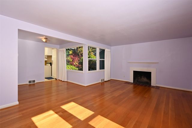4528 NE 54th Street, Seattle, WA 98105