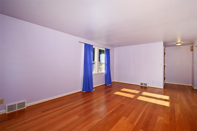 4528 NE 54th Street, Seattle, WA 98105