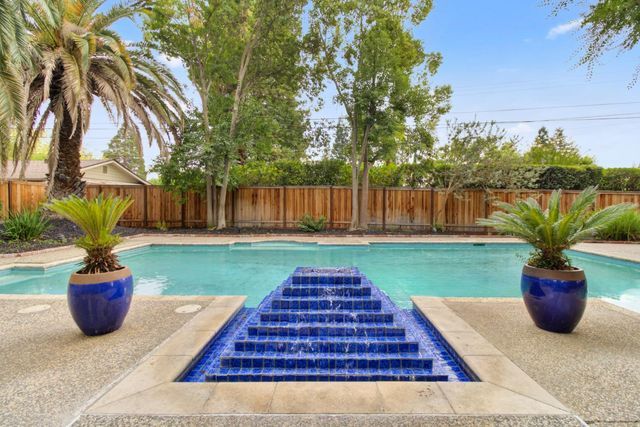 4320 Rand Ln, Sacramento, CA 95864