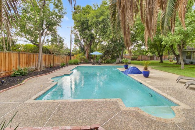 4320 Rand Ln, Sacramento, CA 95864