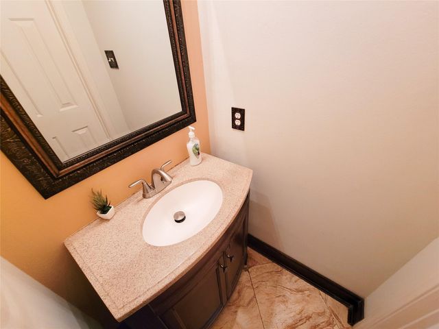 11811 Champions Grove Lane, Houston, TX 77066