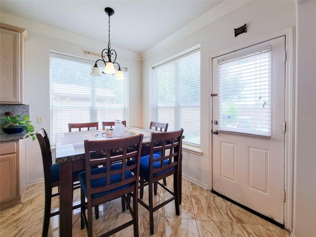 11811 Champions Grove Lane, Houston, TX 77066