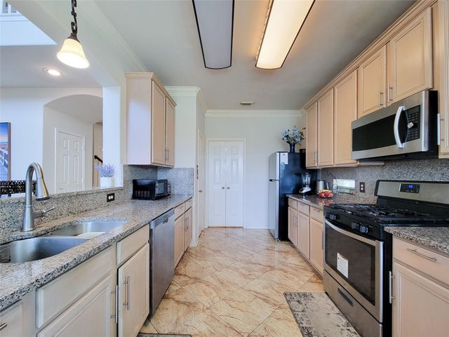 11811 Champions Grove Lane, Houston, TX 77066