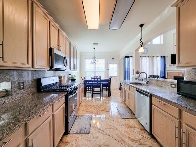 11811 Champions Grove Lane, Houston, TX 77066