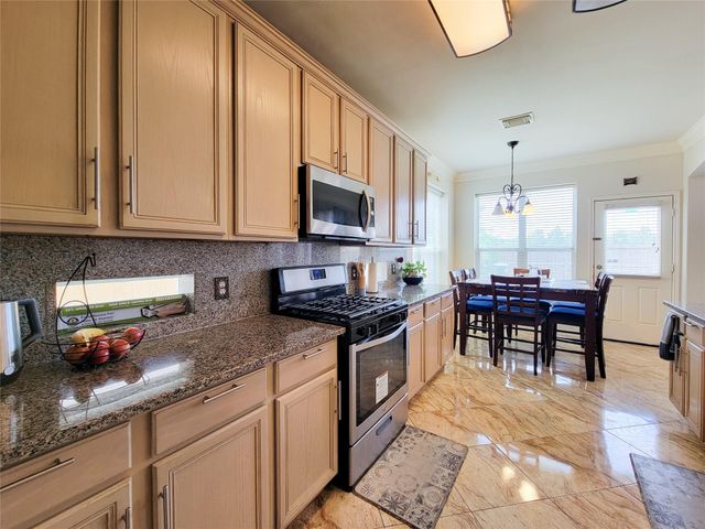 11811 Champions Grove Lane, Houston, TX 77066