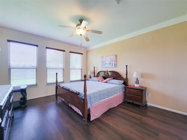 11811 Champions Grove Lane, Houston, TX 77066