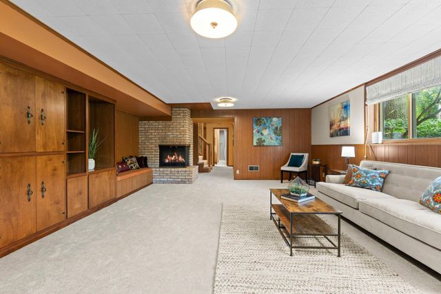 5164 Saint Moritz Drive, Fridley, MN 55421