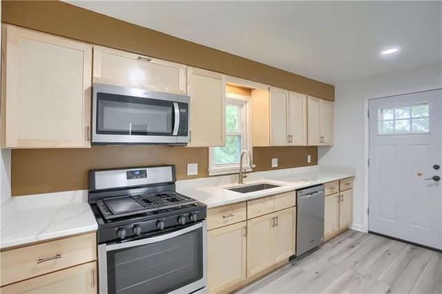 622 Ascension Drive, West Mifflin, PA 15122