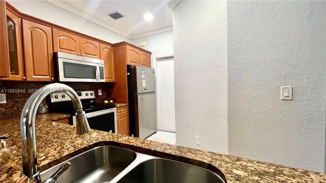 17014 SW 39th St, Miramar, FL 33027