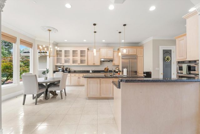8540 Le Parc Ct, Fair Oaks, CA 95628