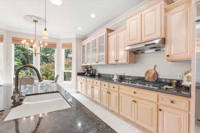 8540 Le Parc Ct, Fair Oaks, CA 95628