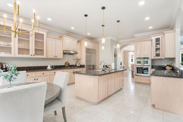 8540 Le Parc Ct, Fair Oaks, CA 95628