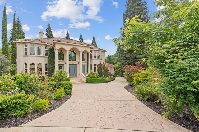 8540 Le Parc Ct, Fair Oaks, CA 95628